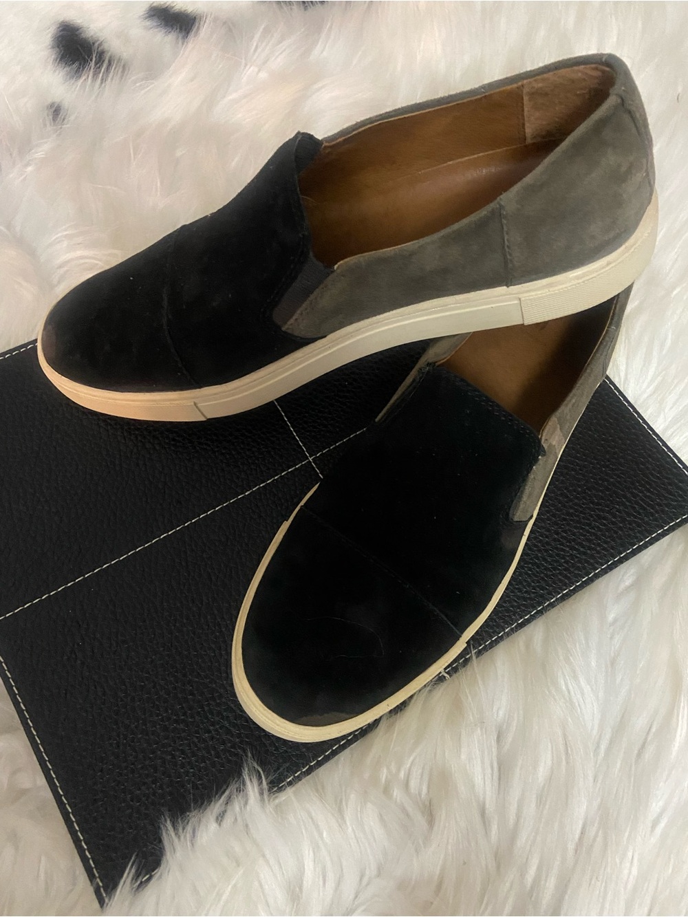 Frye Sz 8 Women’s Black and Gray Suede Slip-On Loafers